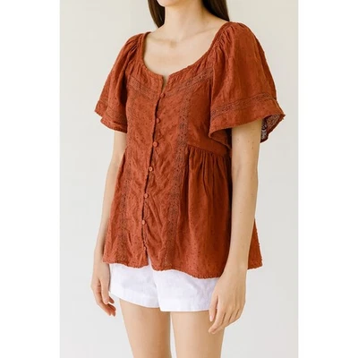 Blusa informal Old Navy Top para mujer manga acampanada de encaje manga botón frontal Foto 1 de 4