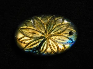 52 Cts Front To Back Drilled Labradorite Full Flashy Carved Oval - Wire Wrapping - Picture 1 of 5