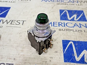 CUTLER HAMMER 10250T ILLUMINATED PUSHBUTTON Green 120V - Picture 1 of 12
