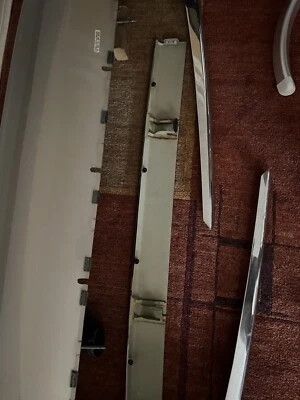 Parachoques trasero Jaguar Xjs 1995 embellecedores centrales cromados- Foto 1 de 2