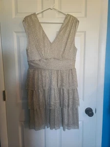 NWT Lilly Pulitzer Faye V-Neck Ruffle Dress Sz  L Gold Metallic  Knit #012970 - Picture 1 of 10