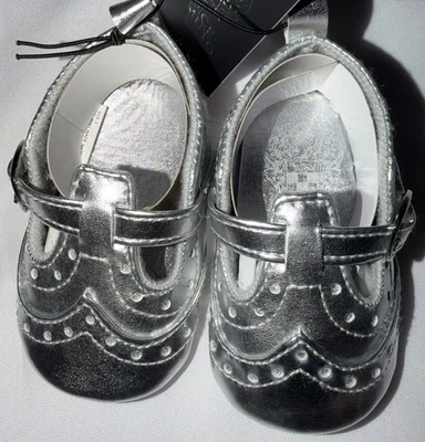 ZAPATOS VINCE CAMUTO BEBÉ NIÑA TALLA 3 PLATEADOS METÁLICOS NUEVOS CON ETIQUETAS ENVÍO GRATUITO Foto 1 de 3