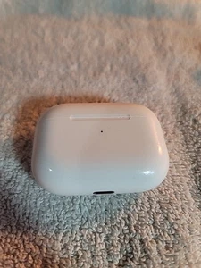 Apple AirPods Pro A2190 1ère génération avec étui de charge sans fil MagSafe - Photo 1 sur 7