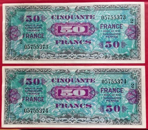 Trésor. Lot de 2 billets de 50 Frs France 1945 série 2, N° se suivant. TTB/TTB+ - Picture 1 of 2