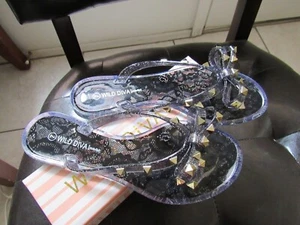 Wild Diva Lounge Joanie NEW Size 7 Studded Skinny Flat Flip Flop Sandal Shoes - Picture 1 of 6
