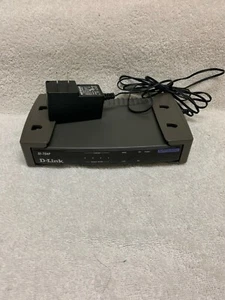 D-Link DI-704P 4-Port 10BaseT/ 100BaseTX Ethernet Broadband Router - Picture 1 of 1