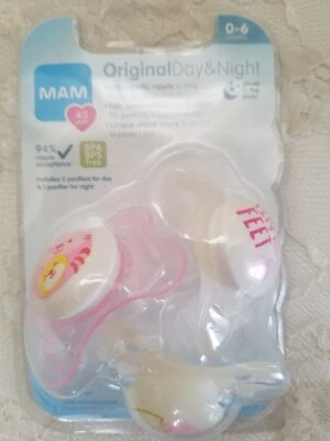 Chupete Mam Original Día y Noche Brilla en la Oscuridad 0-6m - Paquete de 3 ROSA Y BLANCO Foto 1 de 4