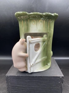 Estatuilla Alemania 2 cerdos carenado rosa montando en Outhouse - Imagen 1 de 6