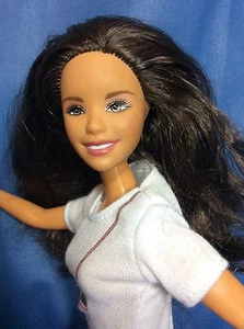 L4) HSM Gabriella Kleid in Flieder und Weiß mit Kameradetail. Siehe Bilder - Bild 1 von 9