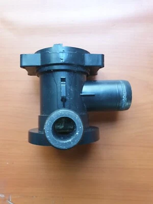 (29) Genuine Fisher & Paykel Washing Machine WH7560P1 Drain Pump Filter Housing - Image 1 of 4