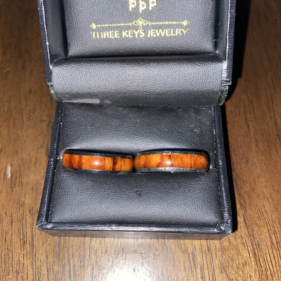 Anillo Joyería Tres Llaves Madera Tonificada Marrón Foto 1 de 4