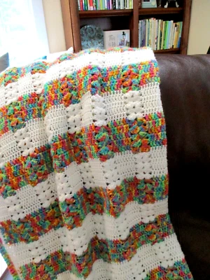 Crochet Afghan Throw 55" X 48" Hecho a Mano Boho Cottage Granny Core Arco Iris Foto 1 de 4