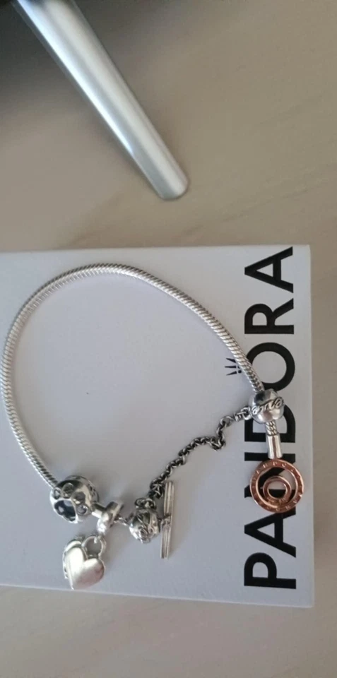 Bracciale Pandora Argento con Ciondoli. - Immagine 1 di 1