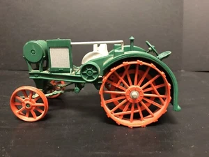 TRACTOR DE HORAS EXTRAS ERTL JOHN DEERE 1/16 FUNDIDO A PRESIÓN 559-8701 - Imagen 1 de 7