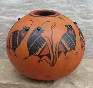 Pot de courge en caille Mimbres par l'artiste du Nouveau-Mexique Robert Rivera