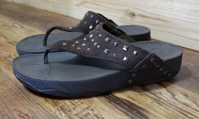 SANDALIAS FITFLOP MARRÓN GAMUZA TANGA DESLIZABLES MUJER TALLA 10 EE. UU. TACHUELA BRONCE Foto 1 de 4