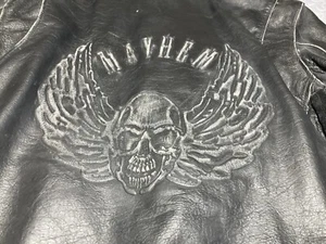 Chaqueta de Cuero Motociclista De Colección “Mayhem” Logo Calavera Voladora (5XL) Cuero Pesado - Imagen 1 de 12