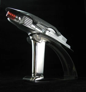 Star Trek XI - Phaser original Replica - Rarität - mit Ständer ovp - Picture 1 of 3