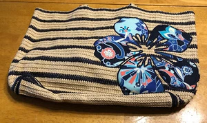VERA BRADLEY STRAW BEACH BAG WITH FLOWER APPLIQUE - Picture 1 of 6