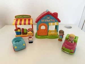 Happyland Petula's Flower Shop And Toy Shop Building With Figures And Cars - Picture 1 of 8