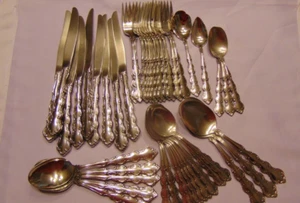 LOTTO MISTO 54 POSATE ONEIDA DELUXE INOX "MOZART" MOLTO BELLE! - Foto 1 di 10