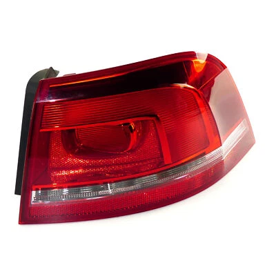 VW Passat B7 Variant Fanale Posteriore Esterna Destra 3AF945096E Familiare - Immagine 1 di 4