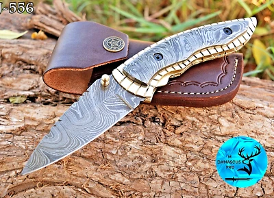 Navaja de bolsillo hecha a mano de hoja plegable de acero Damasco forjada a medida EDC 556 Foto 1 de 4