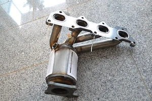  Abgaskrümmer Kat  Katalysator Krümmerkat für VW BORA 1.6-16V  Motor: AZD, BCB - Bild 1 von 3