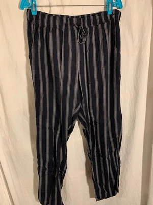 Pantalones cortos American Eagle Outfitters cintura elástica rayas negras grandes Foto 1 de 4