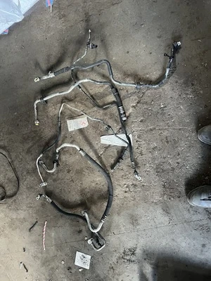 VW T5 2009 2.5 Tdi Air Con Pipes - Image 1 of 4