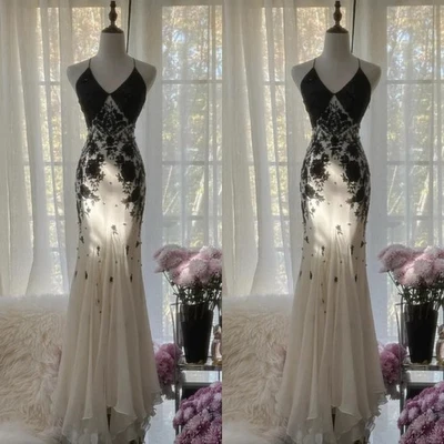 Vestido de novia de sirena gótico satinado cuello en V largo completo apliques de encaje vestidos de novia Foto 1 de 4