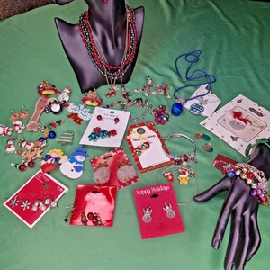 Novelty Kids Jewelry Christmas Lot 35+ Earrings, Bracelets, Brooches, Many NOC - Picture 1 of 23