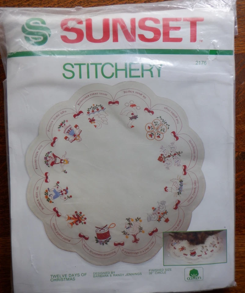 KIT Bordado Sunset Stitchery DOCE DÍAS DE NAVIDAD 2176 39" Falda Árbol Foto 1 de 4