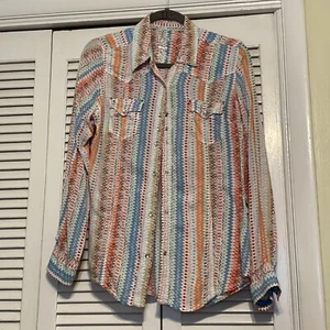 EUC Wrangler Rock 47 Women's Rhinestone Snaps Rayon Western Cowgirl Shirt Sz: M - Picture 1 of 7