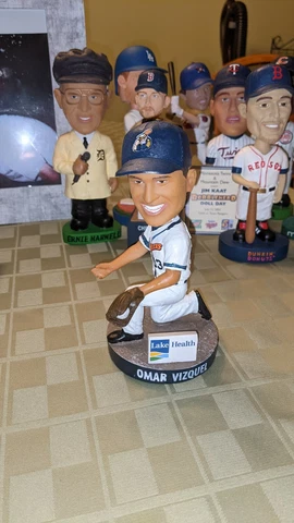 Omar Vizquel Lake County Captains SGA Bobblehead Doll No Box Cover