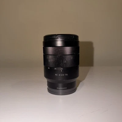 Lente de fotograma completo Sony Zeiss Vario-Tessar T* FE 24-70 mm F4 ZA OSS... montura Sony E. Foto 1 de 4