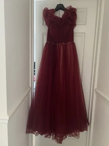 One shoulder burgundy bridal dress, french fluffy gauze, used but very new - Picture 1 of 7