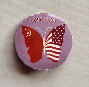 Broche prendedor insignia bandera mariposa vintage CCCP Unión Soviética EE. UU. - Imagen 1 de 3