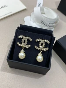 😍CHANEL Light Gold Hardware Full Crystal Inlaid CCS Pearl Earrings 24C - Picture 1 of 10