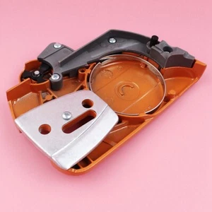 Copertura laterale frizione freno catena per motosega Husqvarna 350 353 357 359 537107901 - Foto 1 di 2