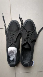 Neue bequeme Next nagelneue schwarze Sneaker Gr. 7 (41) - Bild 1 von 5