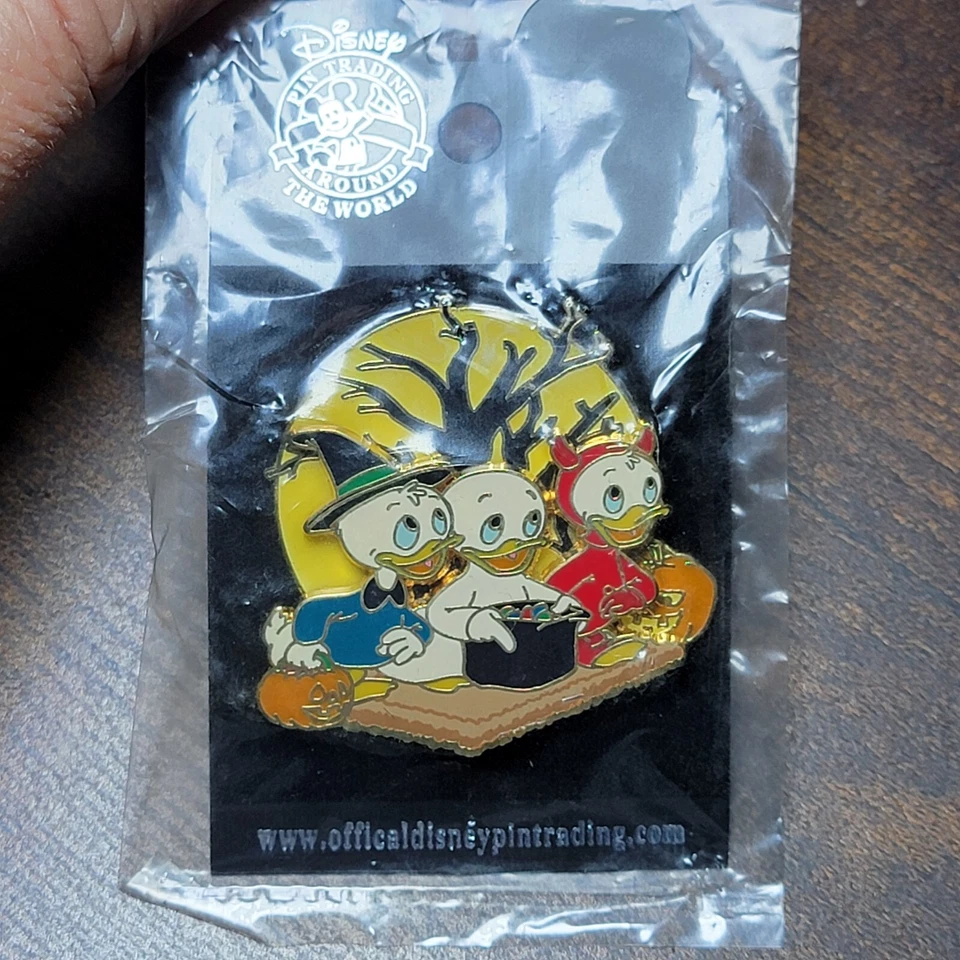 Vtg Donalds Nephews Halloween Huey Dewey Louie Glow In Dark Retired Disney Pin