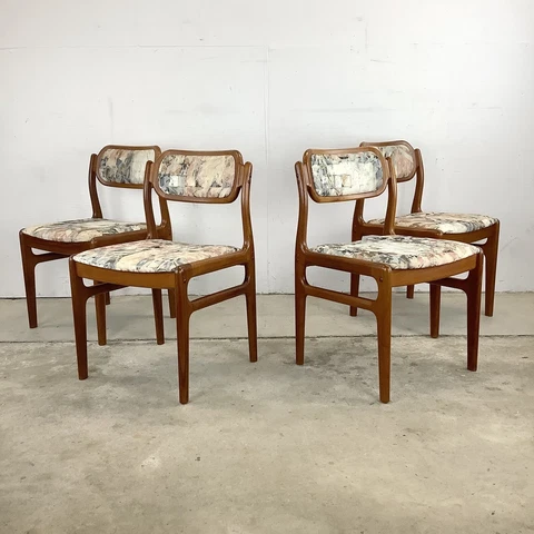 Scandinavian Modern Teak Dining Chairs- Set of Four Cover