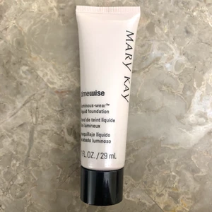 Mary Kay Timewise Luminous-Wear Liquid Foundation Shade Bronze 6 Normal-Dry Skin - Picture 1 of 11
