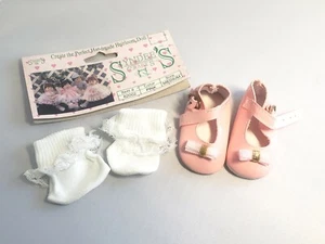 Syndees Crafts Pretty Pink Dress Shoes Socks Med Doll NIS 62002 Vintage 2 3/4" - Picture 1 of 11