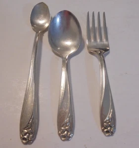1847 Rogers Bros Silverplate ID Daffodil Baby Spoons & Fork Set - Picture 1 of 3