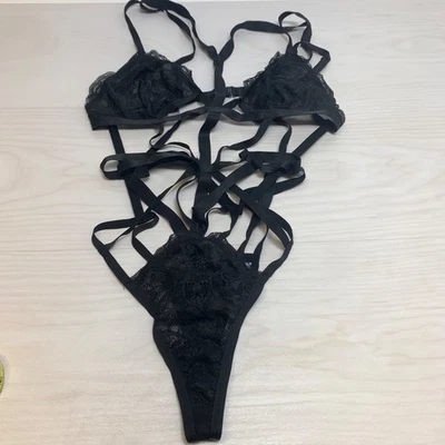 Victoria's Secret Strappy Lace Teddy Boned Unlined Bodysuit   Black Size L - Image 1 of 4