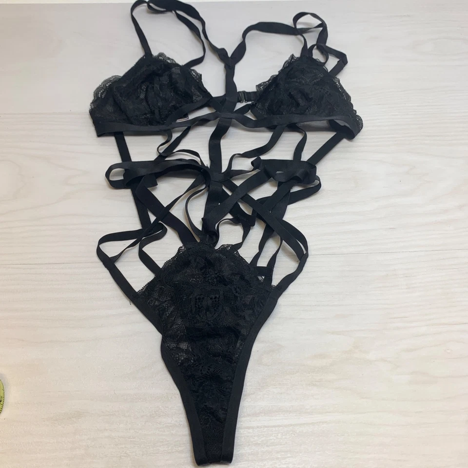 Victoria's Secret Strappy Lace Teddy Boned Unlined Bodysuit   Black Size L - Image 1 of 4