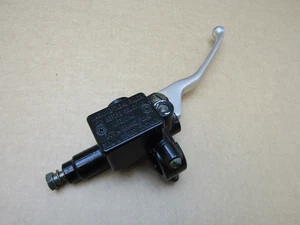 Hauptbremszylinder rechts Piaggio Vespa GTS 300 2016 13.271 km (15332) - Bild 1 von 5