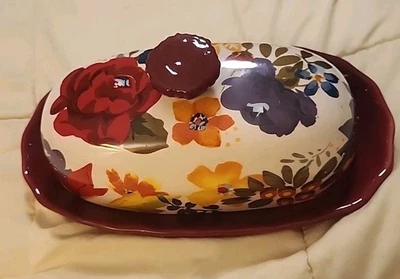 The Pioneer Woman Timeless Floral 6,4 pulgadas Plato de mantequilla con tapa, servidor cubierto Foto 1 de 4